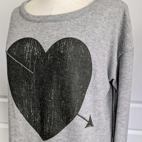 Chaser Pullover Heart Print Long Sleeve Scoop Neck Lounge Heather Grey M NWT - Picture 5 of 15